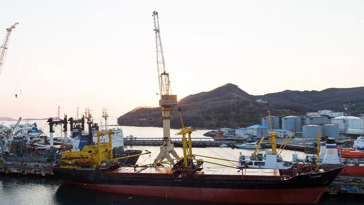 Морской порт Тикси открыли для захода иностранных судов
