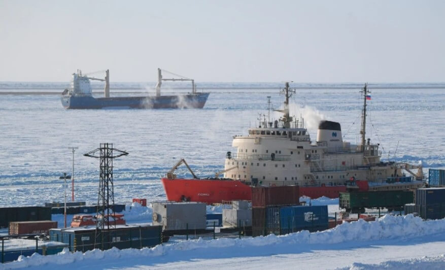 О нехватке флота для развития Северного морского пути заявил глава Минвостокразвития