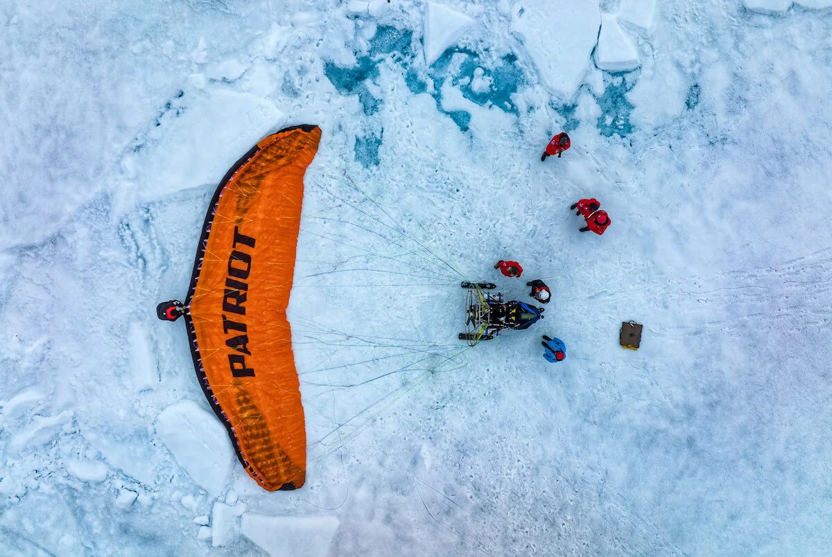 Экипаж Фёдора Конюхова добрался до Северного полюса на паралёте